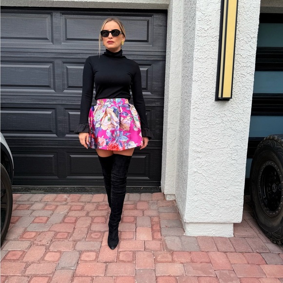 235 ‘Noa’ Floral Pink Skirt (with shorts underneath) - Picture 5 of 6